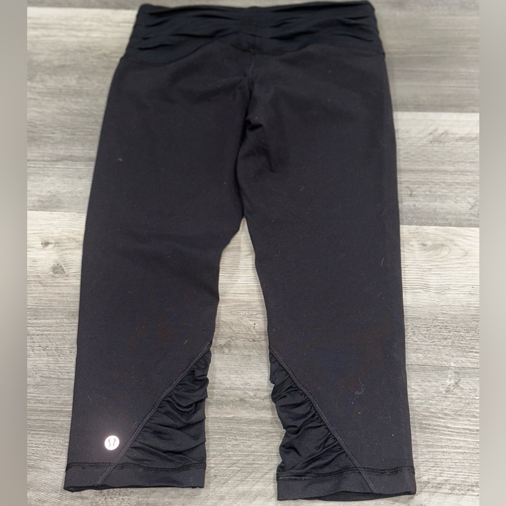 Lululemon Crop Il Leggings - Picture 2 of 6